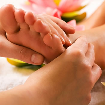 Reflexologia (massagem nos pés)  (Atendemos somente o público feminino)